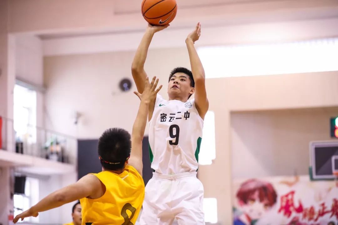 新·十六强齐亮相高中赛场见*力暴**隔扣丨18-19耐克高中联赛