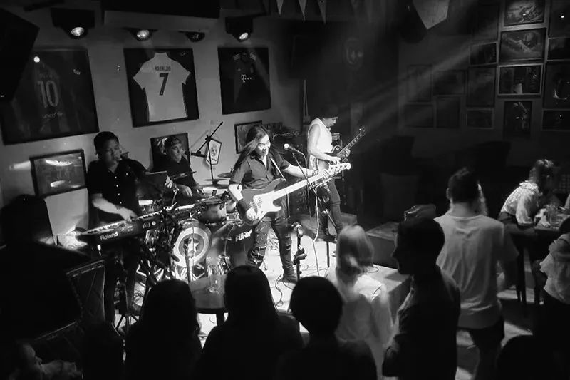 海口小众酒吧指南|放下手机,跟我喝酒去