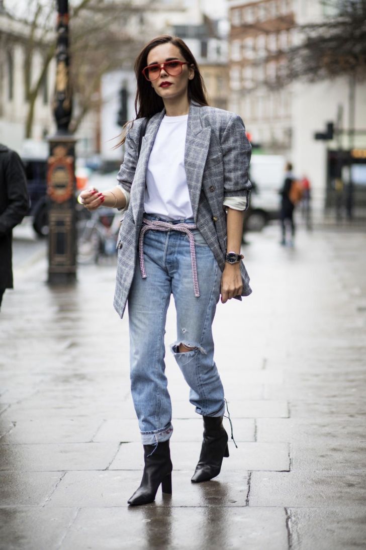 搭靴子穿的裙子秋冬款,裙子靴子秋冬搭配图