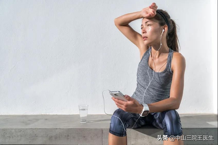 女性尿路感染九大症状吃什么药,关于尿路感染常见问题的最新解读