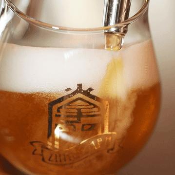 外国人喝中国精酿,泥煤味精酿