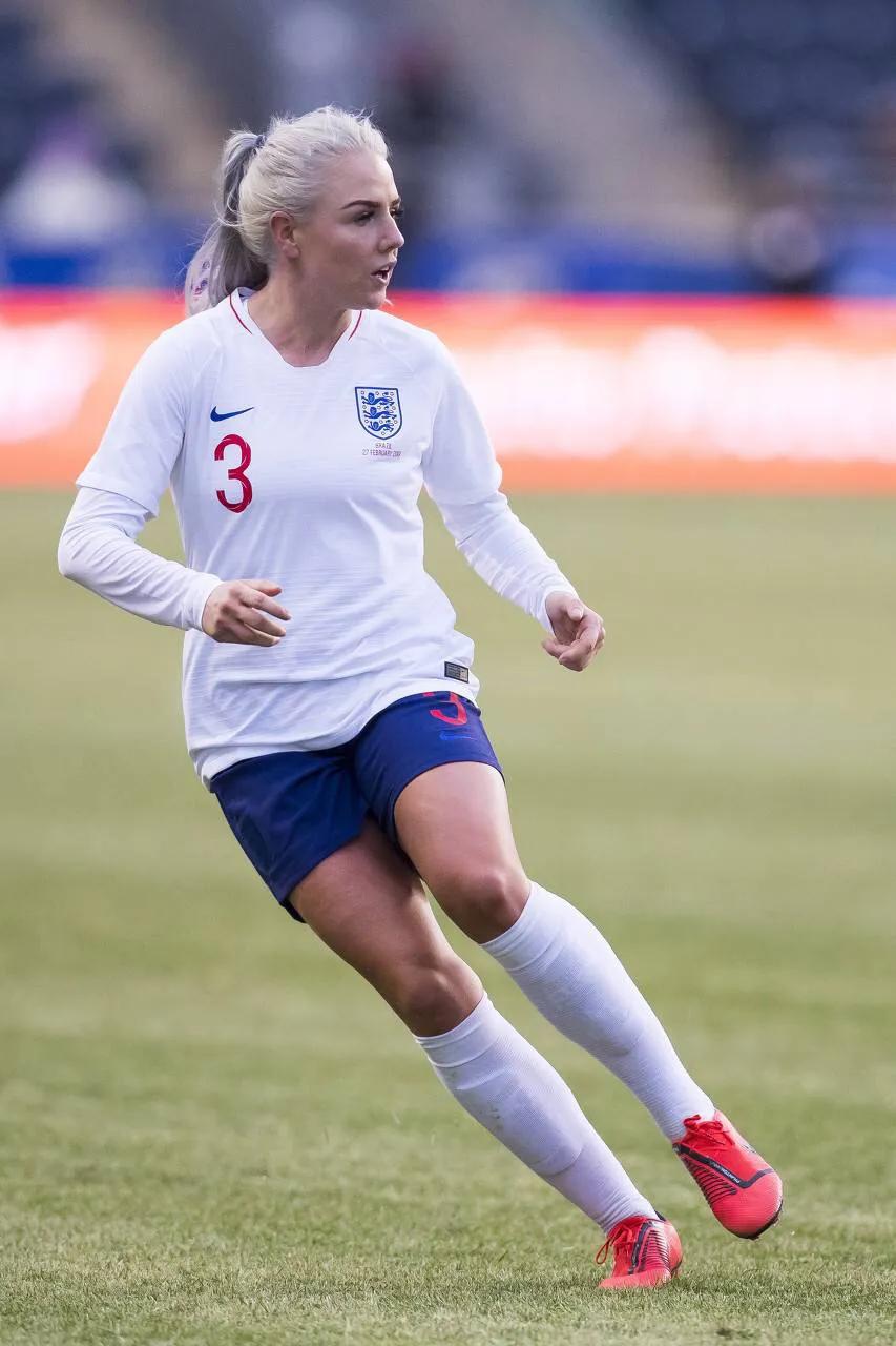 英格兰女足颜值最高,英格兰女足球队的颜值