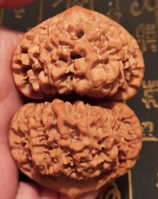 手串发霉了可以用水清洗吗,手串受潮发霉怎么处理