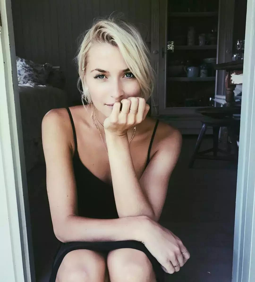 同样在护肤为什么别人比你更好看,护肤不要总感觉自己还年轻