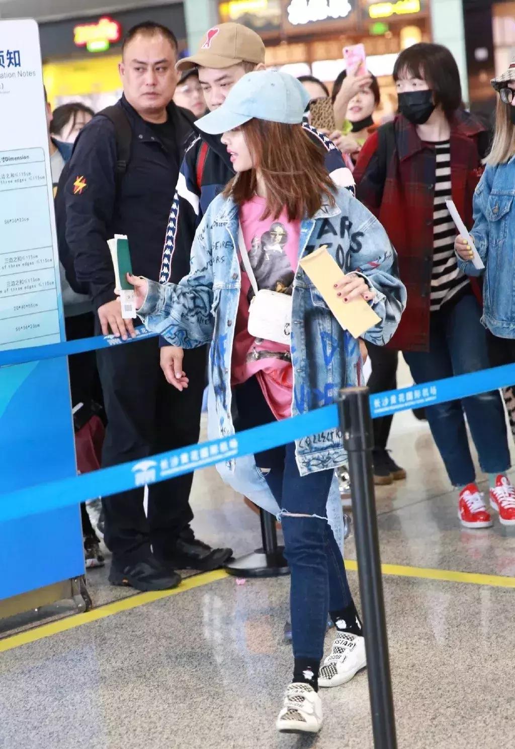 牛仔裤平底鞋穿搭时尚女装,牛仔裤平底鞋搭配视频