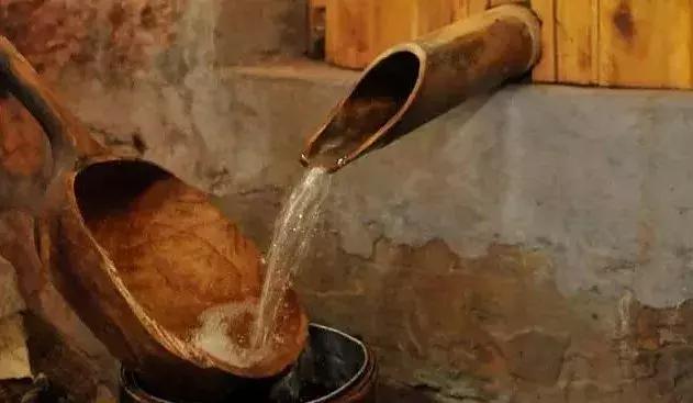 白酒加碱面有什么功效,白酒和碱面混合起来有什么效果