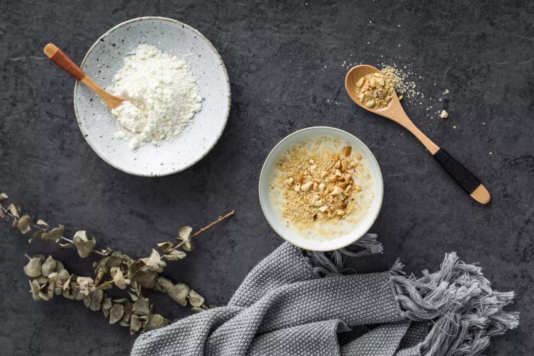 7岁宝宝适合喝成人奶粉吗,幼儿可以喝成人奶粉吗