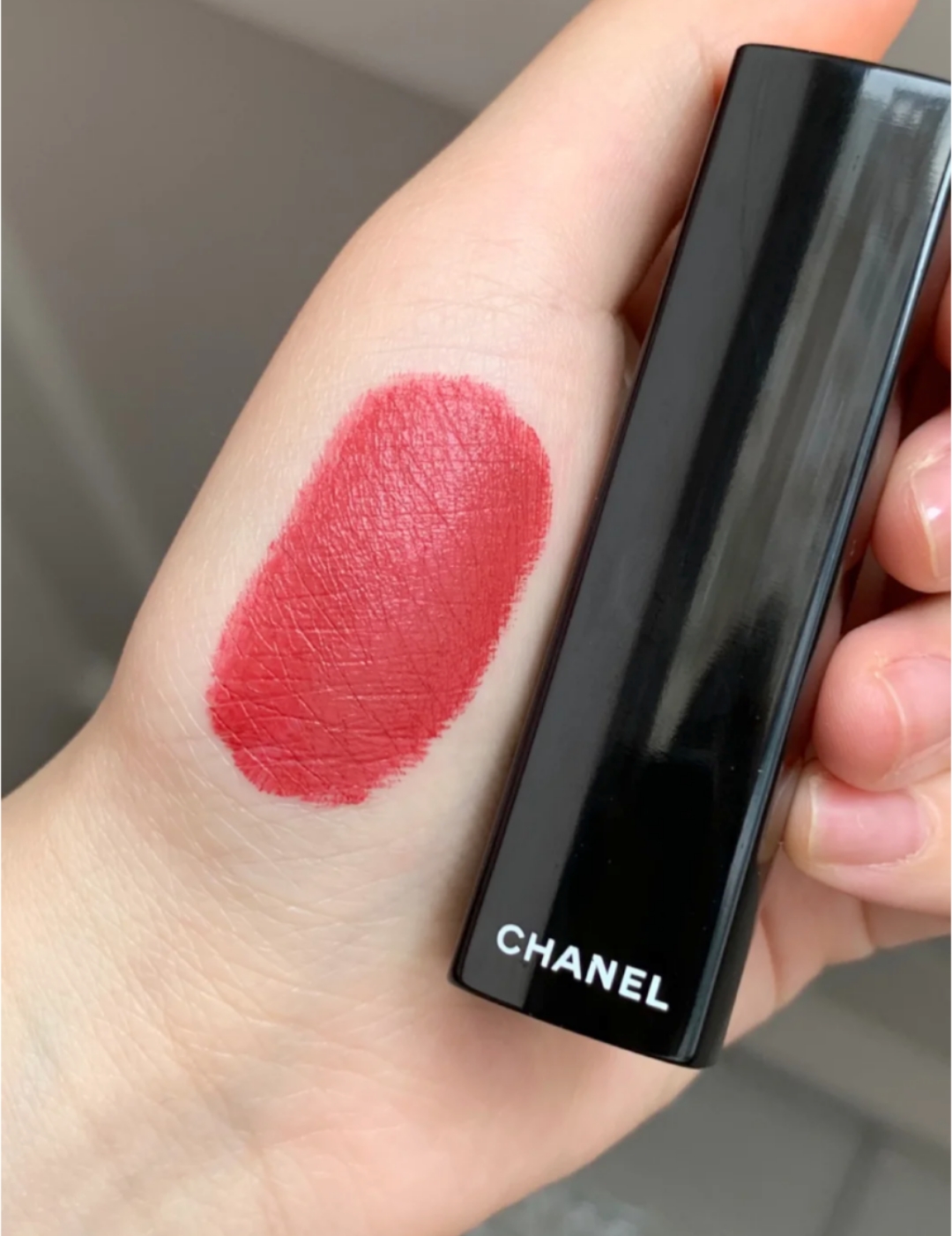 大牌口红试色真实测评阿玛尼,大牌口红测评香奈儿