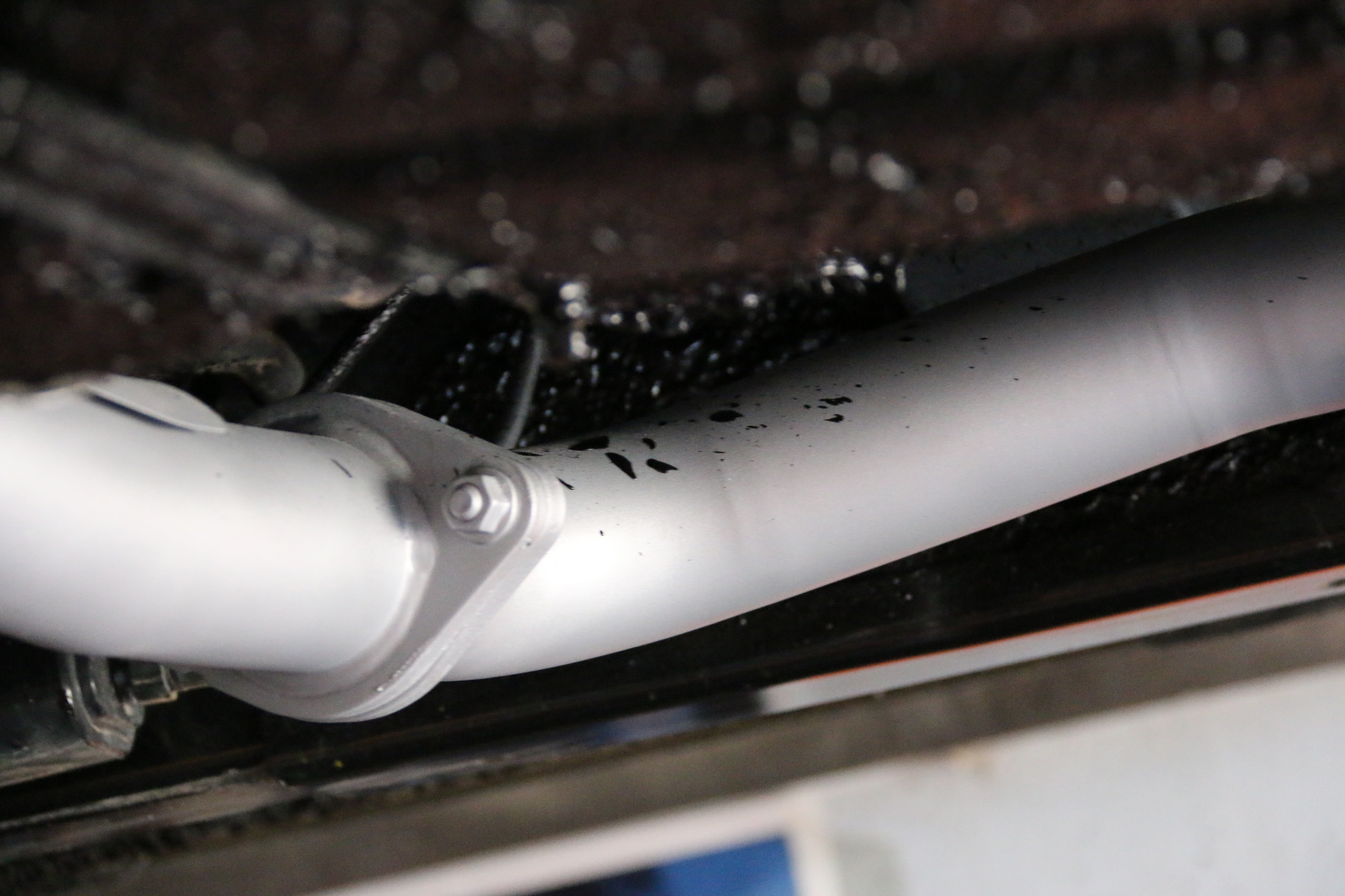 汽车有没有必要做底盘装甲,汽车有必要做底盘护甲吗