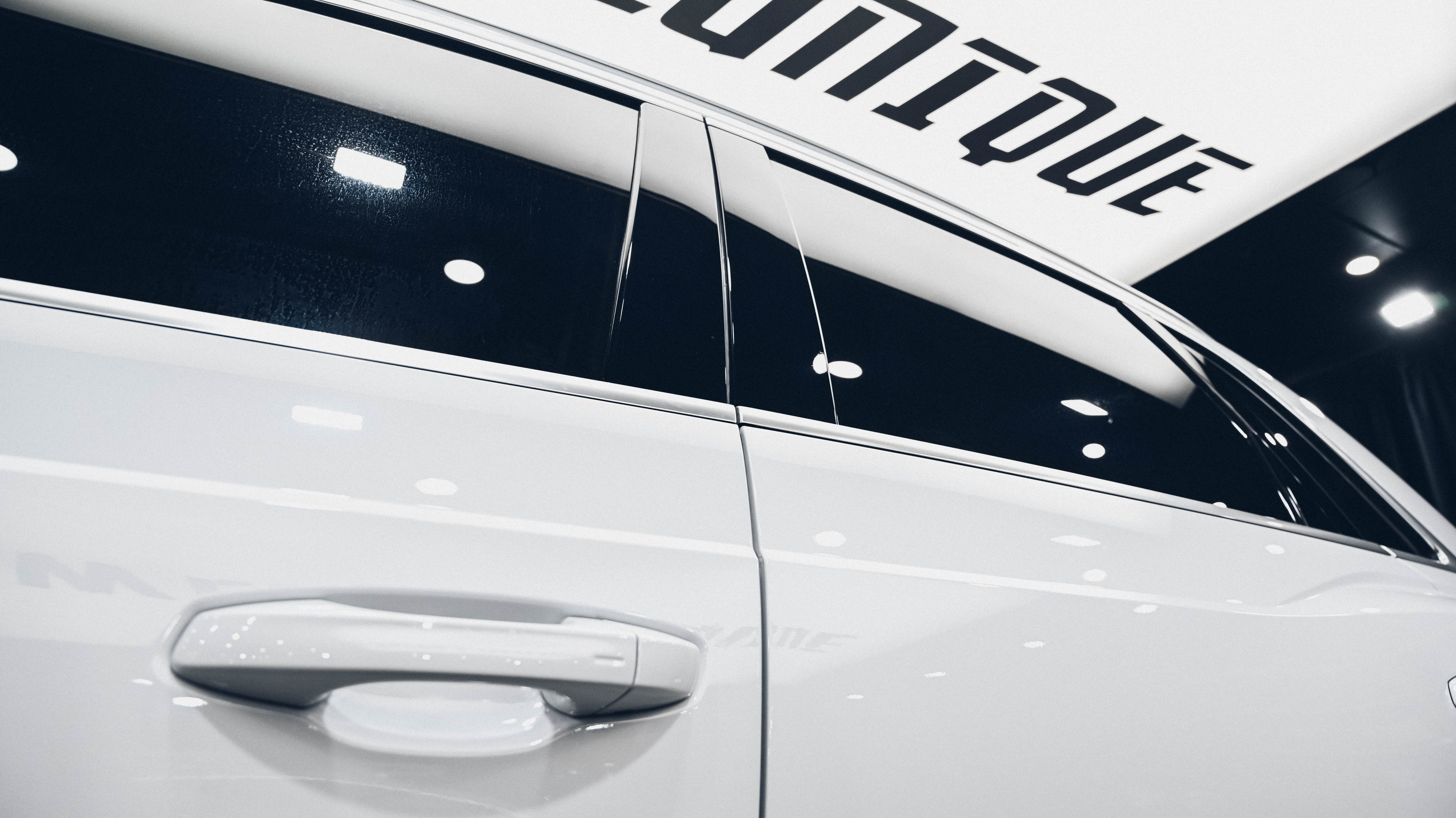 奥迪q3隐形车衣价格2014年,奥迪q3贴xpel隐形车衣多少钱