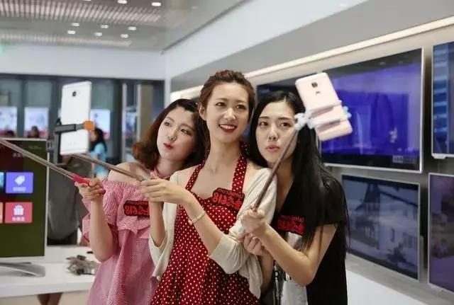 主播疯狂卖货,网红主播卖货最火爆套路