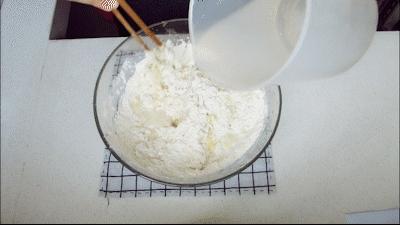 一个鸡蛋两碗面粉做法窍门,2个鸡蛋1碗面粉教你做轻薄酥脆