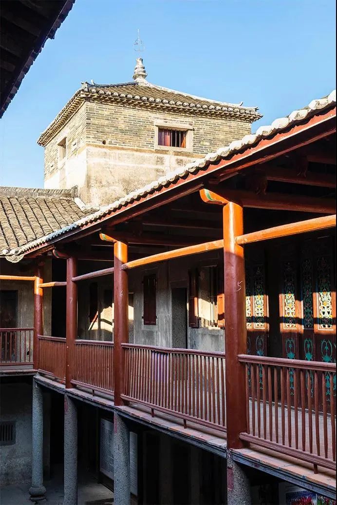 足球历史第一人是贝利还是梅西,世界足球史上最伟大的球王