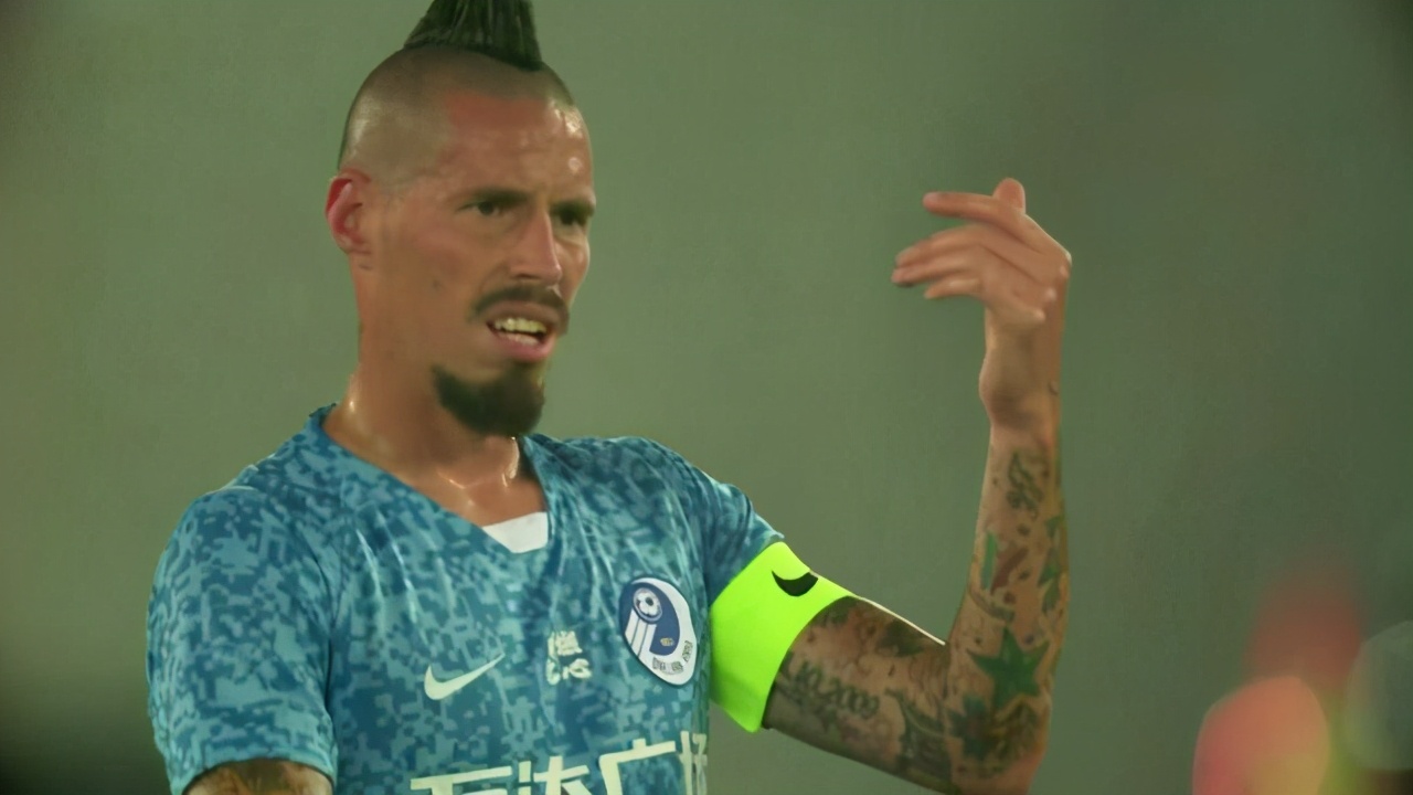 限薪救不了中国足球！放开外援限制，国内球员的薪资才会重回正轨