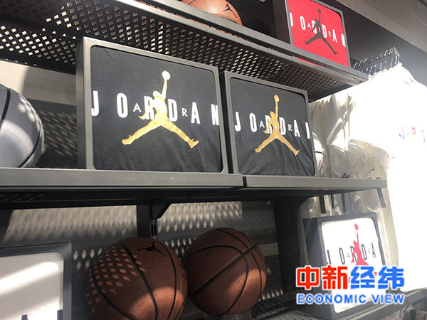 超级疯狂的潮鞋,疯狂的潮鞋一字马