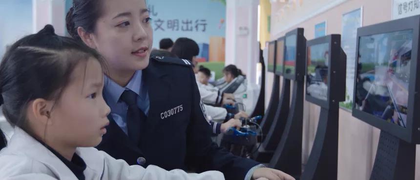 娉洰濂冲ぇ瀛︾敓,濂冲ぇ瀛︾敓缁欏濡堟墦鐢佃瘽鍝垚娉汉