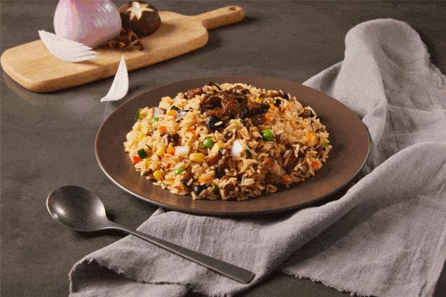 没有一份沮丧是蛋炒饭搞不定的，如果有就再来一碗