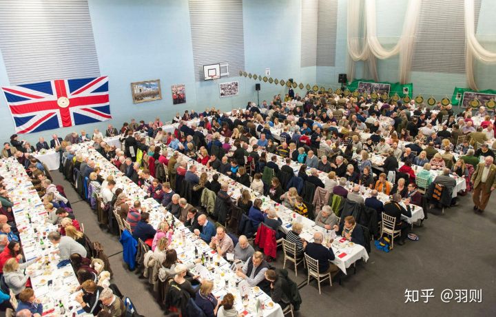 多人互殴比赛视频,足球赛8人分组循环比赛