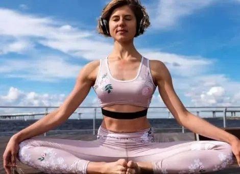 初学者瑜伽入门零基础跟练,瑜伽初学在家练21天零基础入门