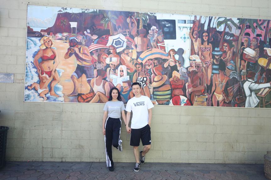 “黑五”血拼买手：直播12小时卖百万，老公硅谷辞职一起做买手