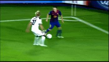 巴塞罗那中场核心哈维,近几年退役的中场大师