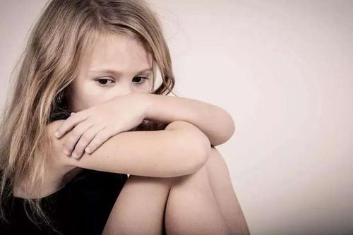 宝宝晚上总是不睡觉什么原因,为什么宝宝晚上总是哭闹不睡觉