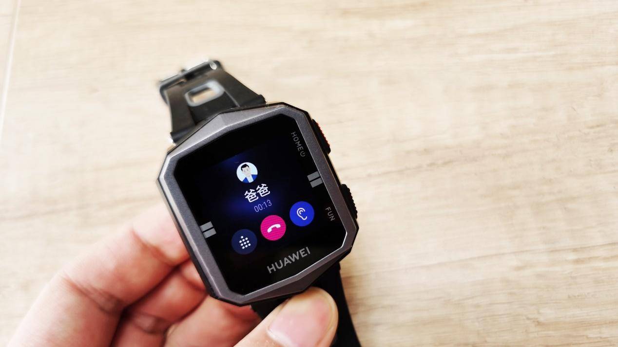 小天才z9和华为儿童手表测评,小天才d3和华为儿童手表4x怎么选