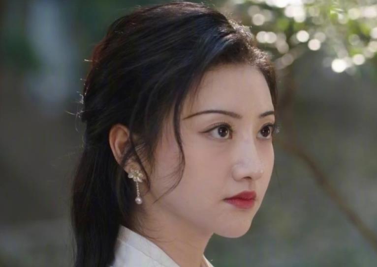 景甜的十年演艺之路,景甜2017年人气爆表势头强劲