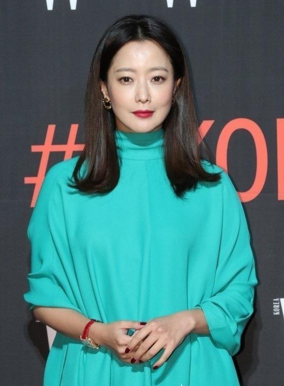 韩国金喜善演唱会开场秀,韩国金喜善出席活动图