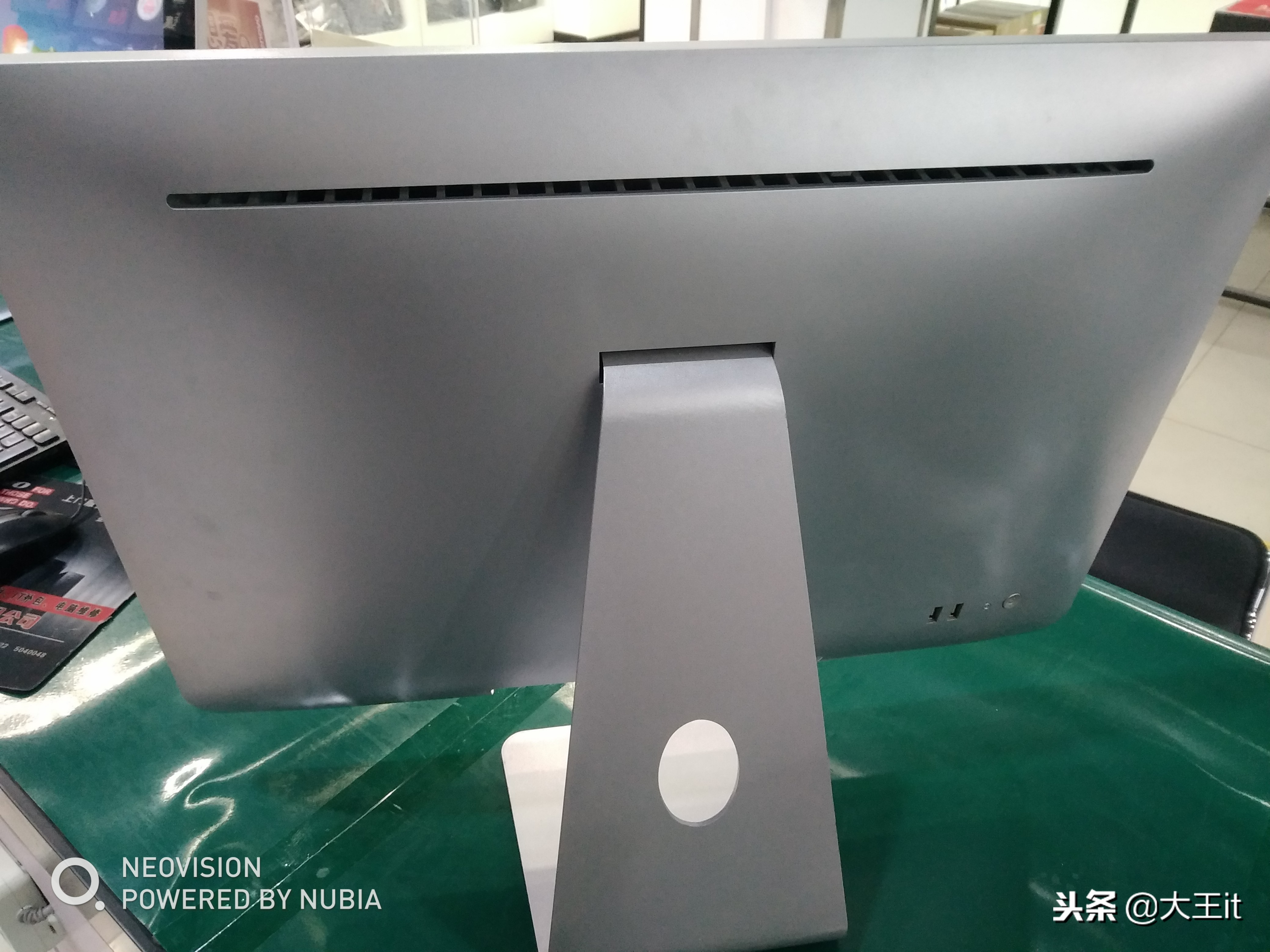 网上899买的苹果电脑被骗,鲁大师跑居然9W多分,全是山寨配件