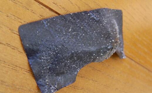 【鼻子最容易挤出这些白色的“条状物”，它到底是什么？】