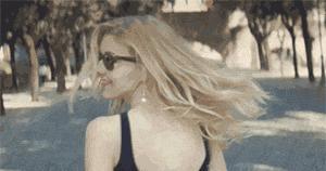 洗澡抹上就像泡着羊奶浴，全身喷香的沐浴露，让你重新穿起露背装