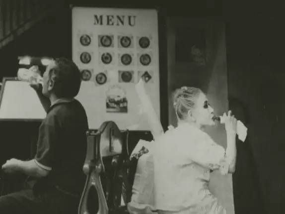 日本一*女妓**站街拉客到74岁，只为等一人