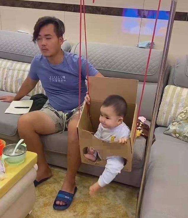 宝爸自制秋千哄娃,宝爸给宝宝做的秋千