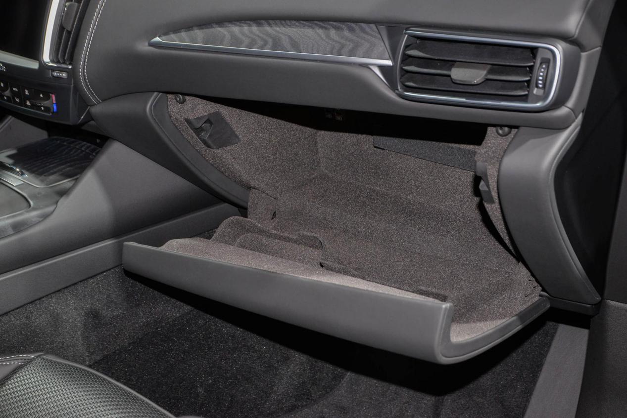 玛莎拉蒂levante2016款3.0ts标准型,玛莎拉蒂levante推出限量版