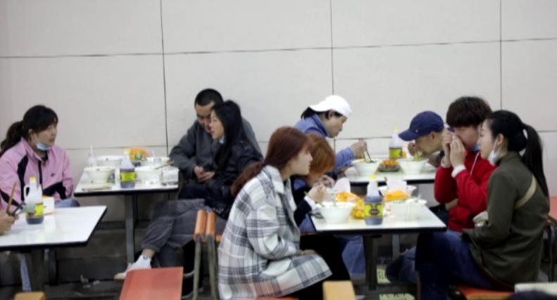 和泡面味道一样的红烧牛肉面,燃面煮的红烧牛肉面