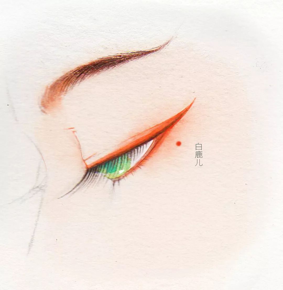 玉手青丝美女图片,一袭白衣清冷出尘的古风美人