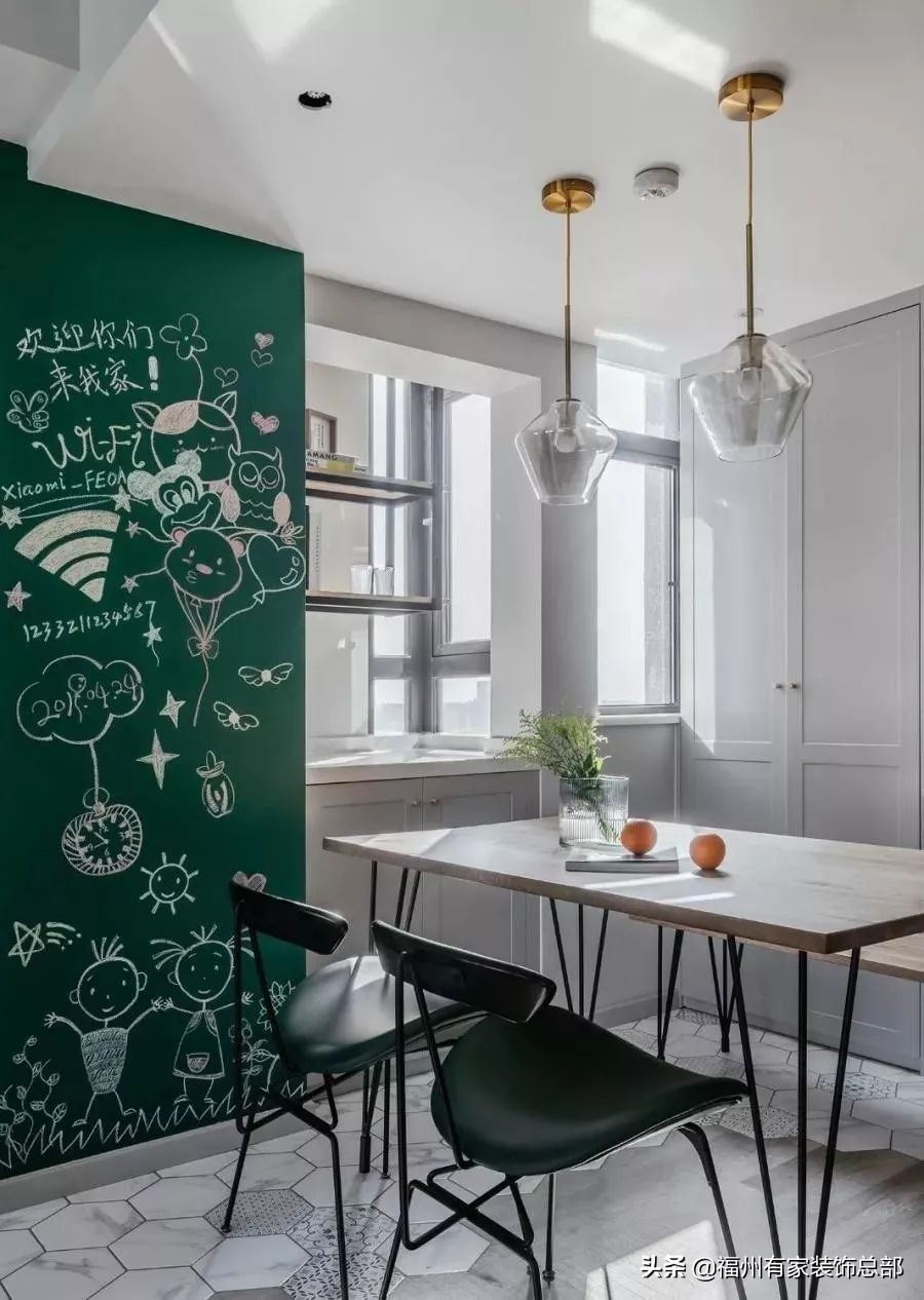 熊孩子在墙上乱画怎样教,解决熊孩子乱画墙的方法