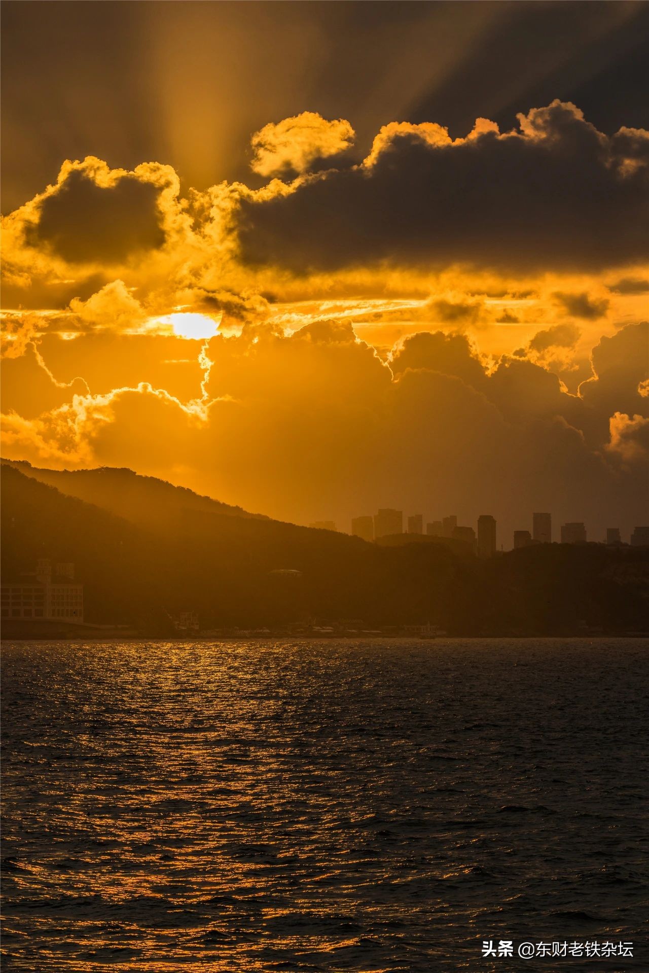 澶╀笂鐪嬪湴涓嬪湴涓嬬湅澶╀笂,澶╀笂鐪嬪ぉ涓婄殑鏄熷湴涓嬬湅鍦颁笂鐨勫潙