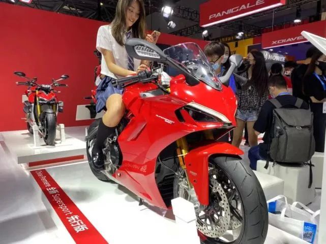 杜卡迪鸰速950现在什么价格,杜卡迪950s鸰速摩旅