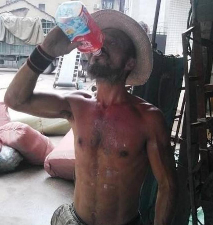 板车哥装卸货物,板车哥装卸货车