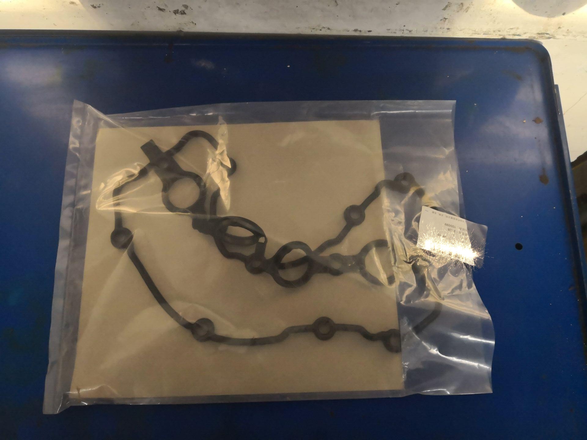 奥迪a6l2.0t气门油封烧机油,老款奥迪a6l2.0烧机油怎么解决