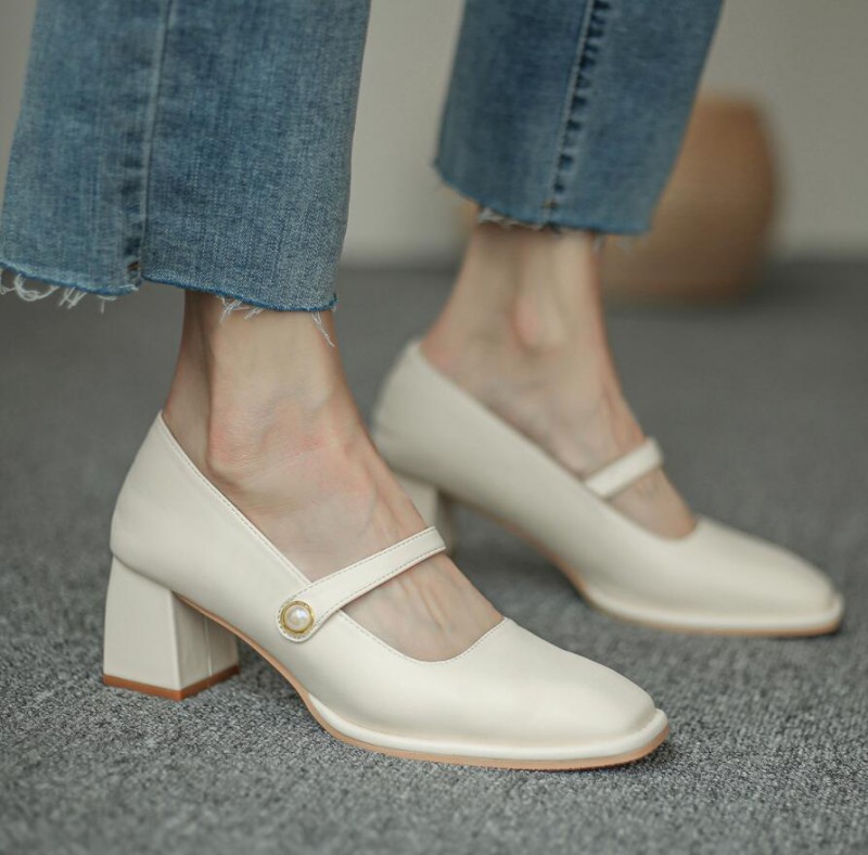 穿高跟鞋后跟下滑怎么办,如何解决穿高跟鞋容易掉的尴尬