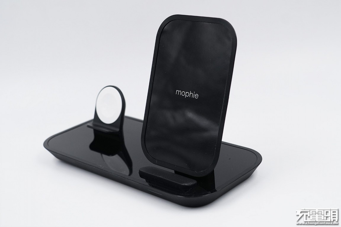 mophie二合一无线充电底座,mophie推出四合一无线充电器