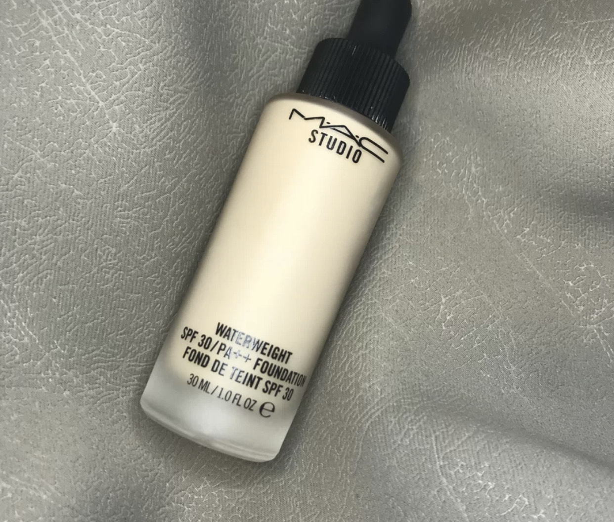 干皮粉底液排名第一名平价,干黄皮适合兰蔻哪个粉底