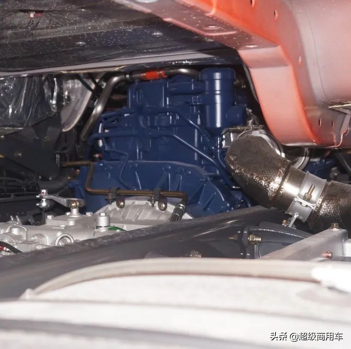 柳汽乘龙t5与龙卡,乘龙t5牵引车最新款