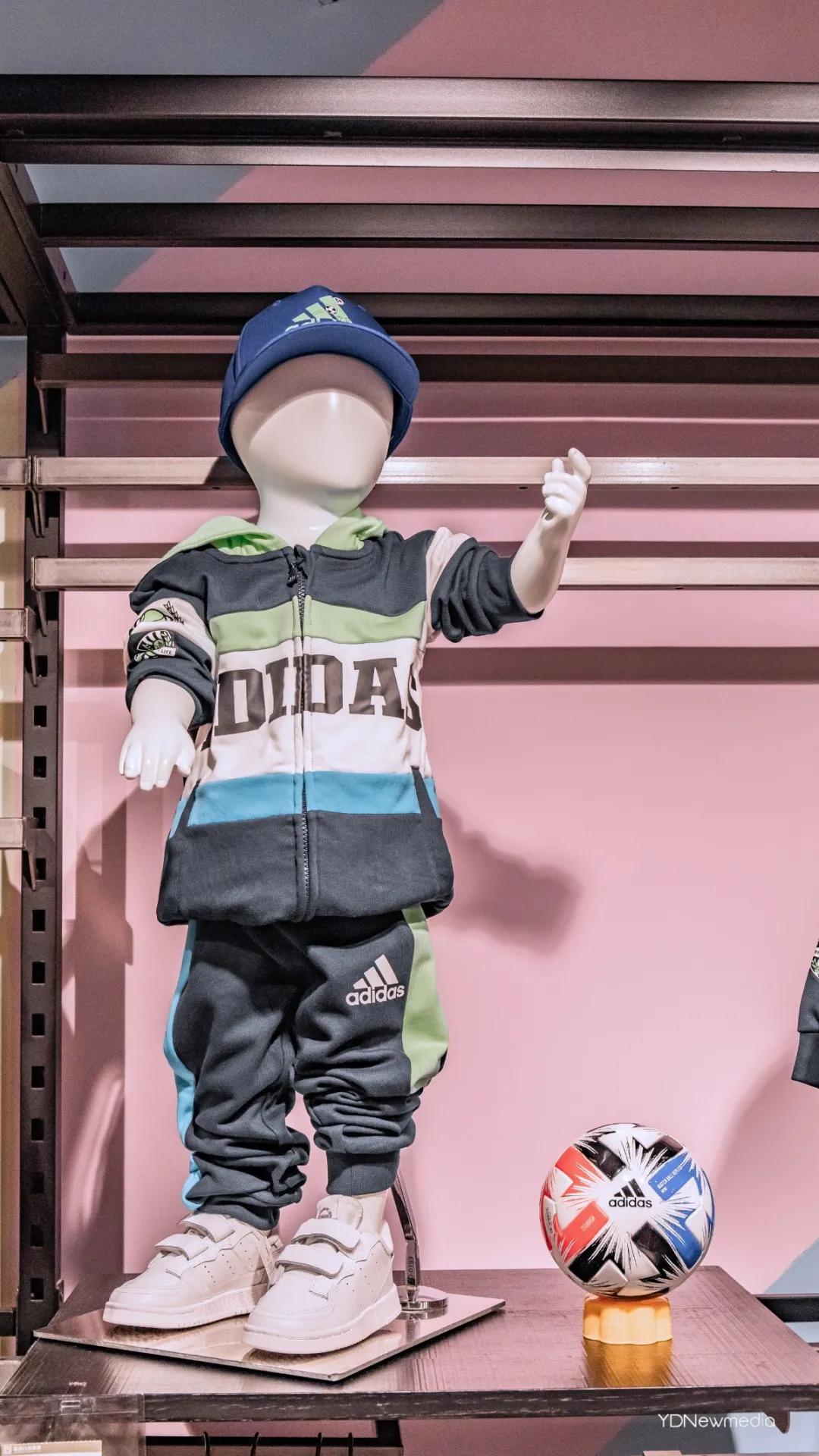 还有1天！光影奇遇坊、兔女郎快闪…齐现银泰创意城！折扣享不停