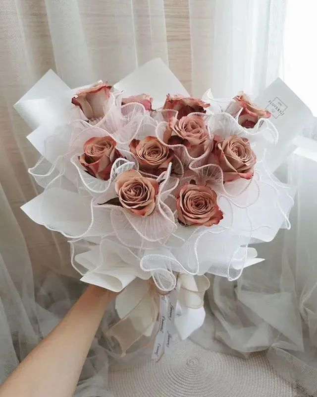 经典玫瑰鲜花,99朵玫瑰花束网红款