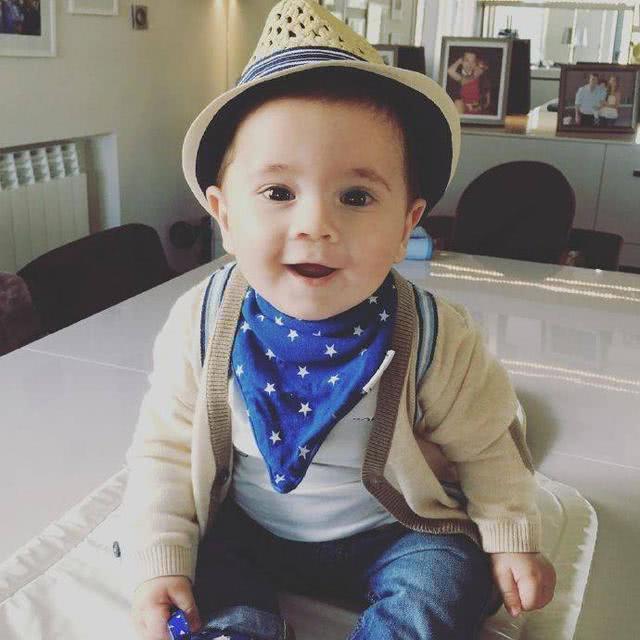 梅西接班人不愁了！二儿子复刻经典一幕萌版长途奔袭+世界波