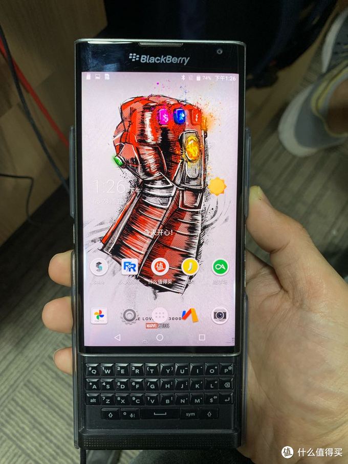 全键盘滑盖手机,黑莓键盘全面屏